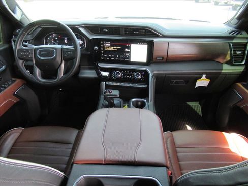 Used 2025 GMC Sierra 1500 Denali Ultimate image 13