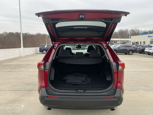 Used 2022 Toyota RAV4 XLE image 16