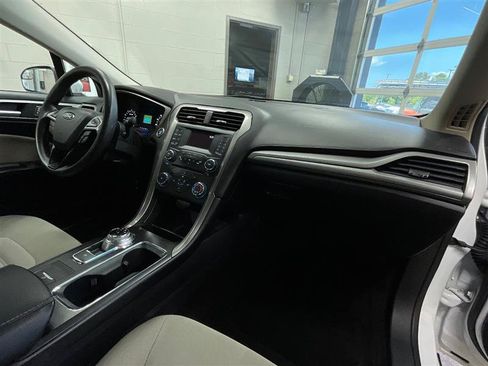 Used 2018 Ford Fusion S FWD image 27