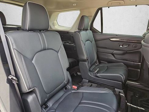 Used 2025 Honda Pilot Elite image 22