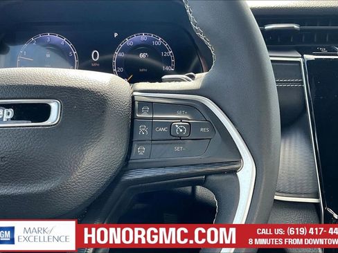 Used 2024 Jeep Grand Cherokee Altitude AWD/4WD image 12