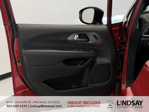 New 2026 Chrysler Pacifica Select image 17