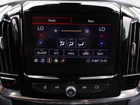 Used 2020 Chevrolet Traverse LT w/ Driver Confidence II Package image 29