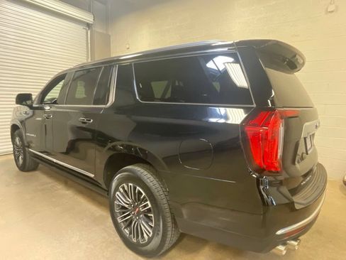Used 2021 GMC Yukon XL Denali w/ Denali Premium Package AWD/4WD image 5