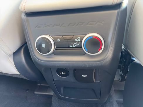 Used 2025 Ford Explorer Active w/ Active Comfort Package AWD/4WD image 35