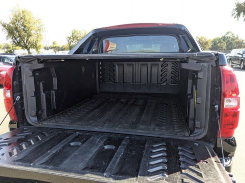 Used 2013 Chevrolet Avalanche LTZ image 32