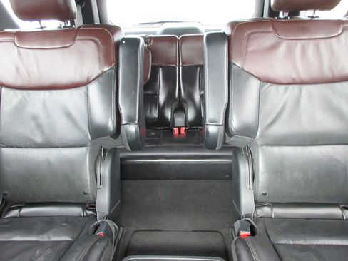 Used 2020 Ford Explorer Platinum w/ Premium Technology Package AWD/4WD image 21