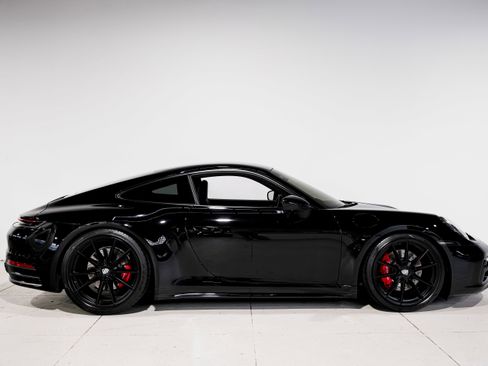 Used 2020 Porsche 911 Carrera S image 2