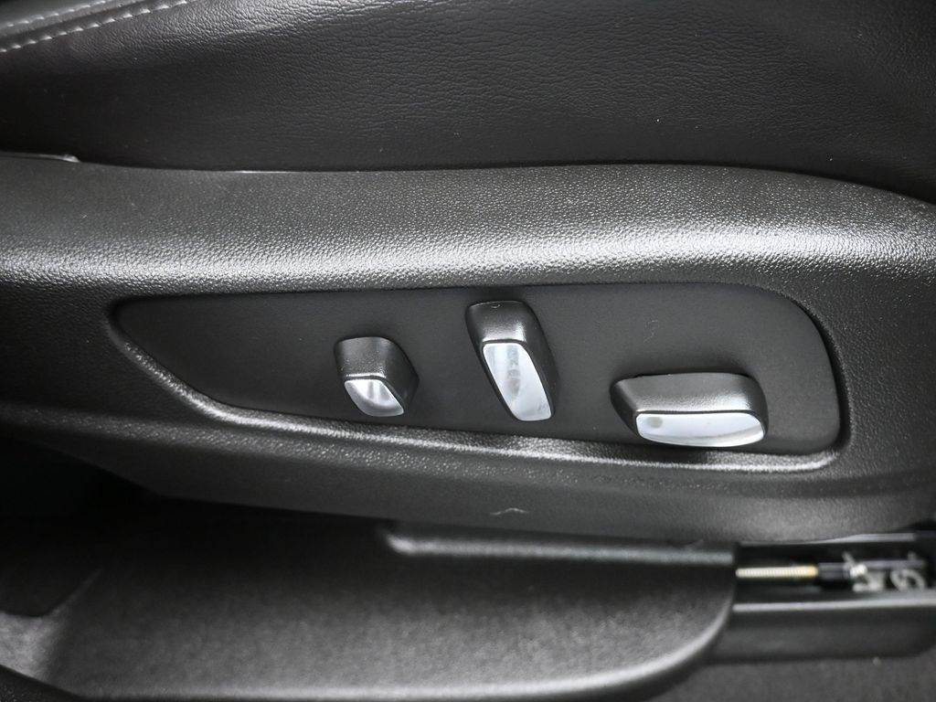 Used 2025 Cadillac XT5 Premium Luxury FWD image 44