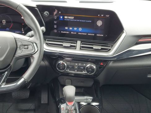 Certified 2025 Chevrolet Trax RS w/ Sunroof Package FWD image 27