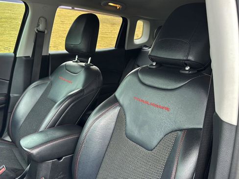 Used 2019 Jeep Compass Trailhawk image 27