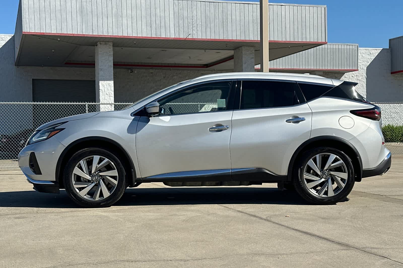 Used 2020 Nissan Murano SL w/ Moonroof Package AWD/4WD image 6