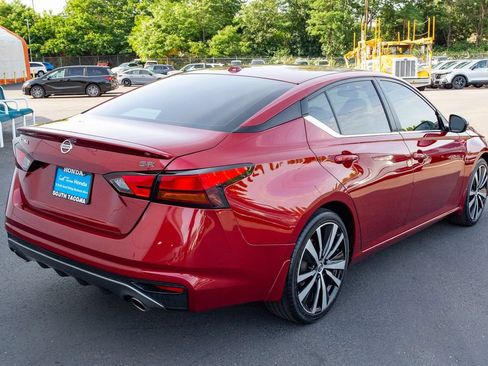 Used 2019 Nissan Altima 2.5 SR FWD image 12