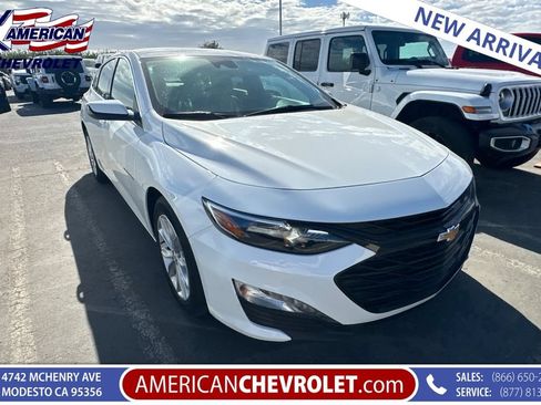 Used 2025 Chevrolet Malibu LT FWD image 1