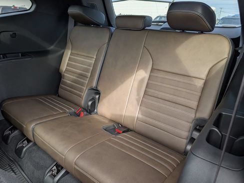 New 2026 GMC Acadia Denali Ultimate w/ LPO, Floor Liner Package AWD/4WD image 27