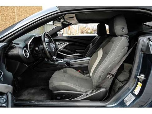 Used 2020 Chevrolet Camaro LT image 9