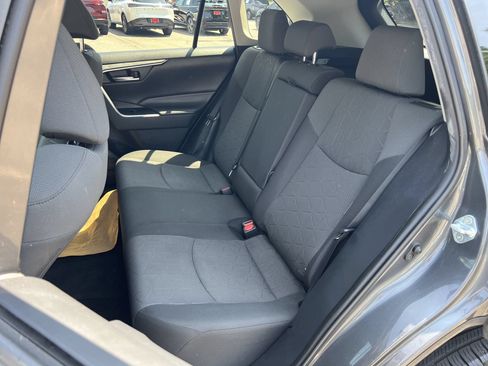 Used 2021 Toyota RAV4 XLE FWD image 15