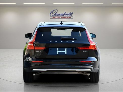 Certified 2025 Volvo V60 B5 Cross Country Ultra AWD/4WD image 5