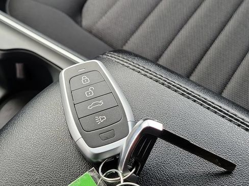 Used 2024 Ford Edge SE w/ Cargo Accessory Package AWD/4WD image 32