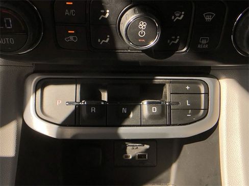 Certified 2021 GMC Acadia SLT w/ Preferred Package image 28