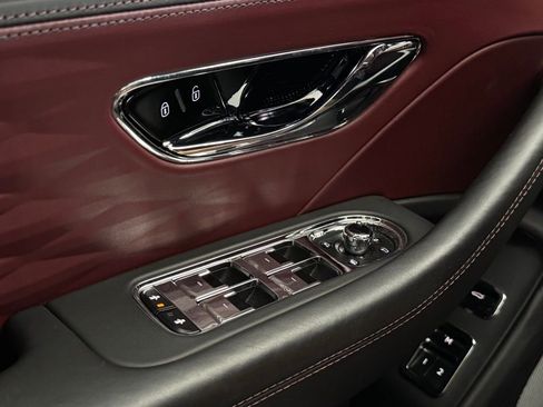 Used 2020 Bentley Flying Spur W12 image 9