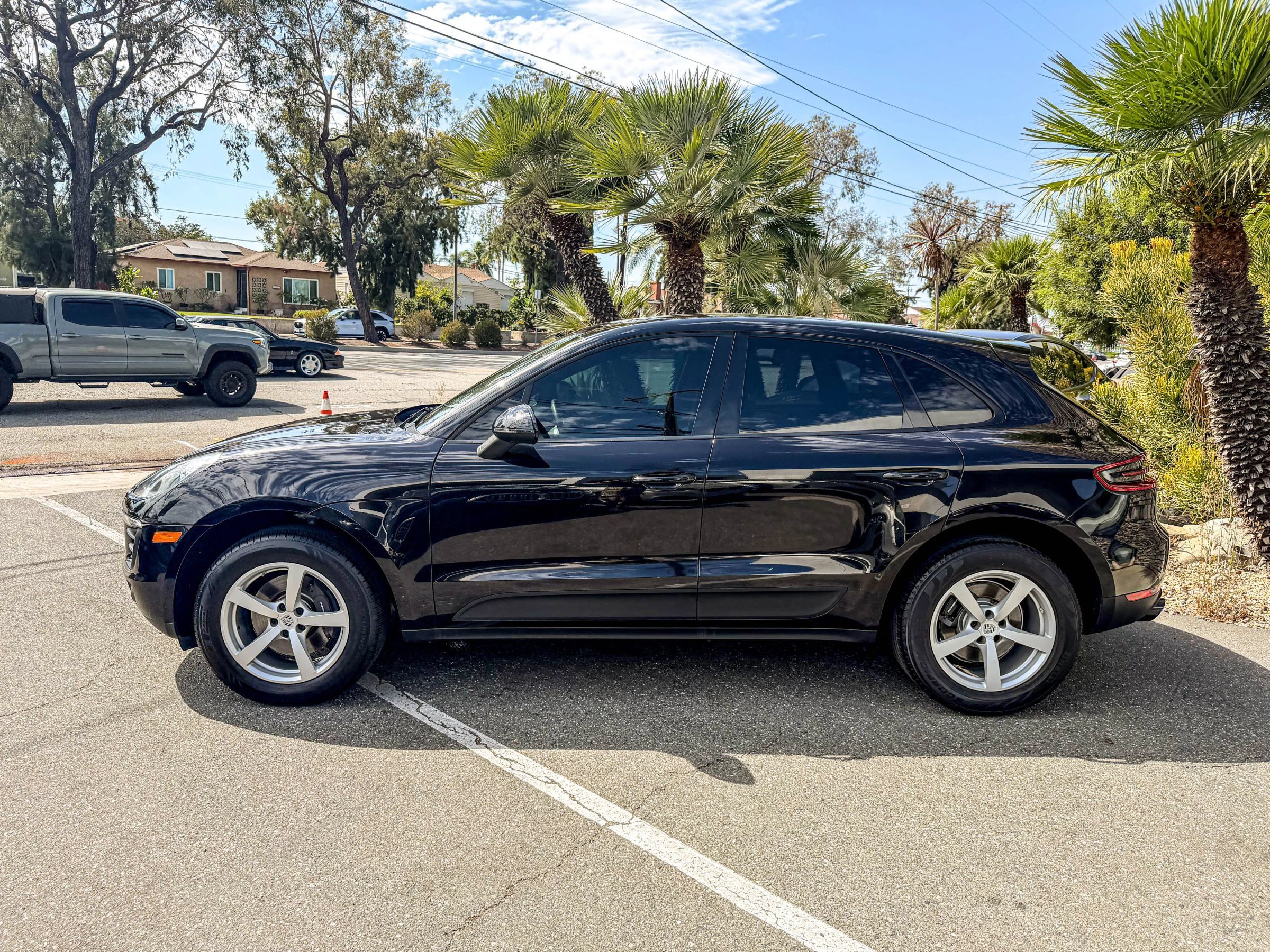 Used 2018 Porsche Macan Sport Edition AWD/4WD image 14