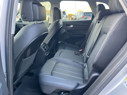 Used 2023 Audi Q5 2.0T Premium w/ Convenience Package image 24