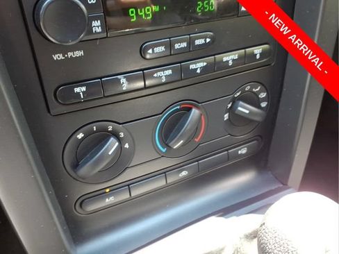 Used 2006 Ford Mustang GT Premium RWD image 30