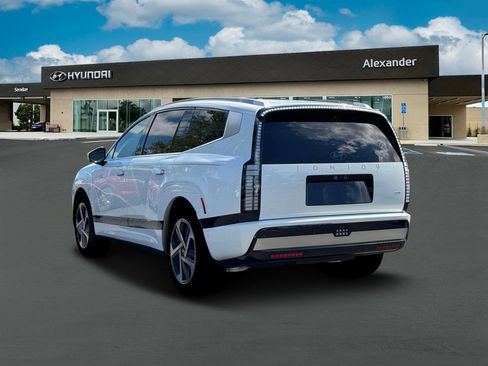 New 2026 Hyundai Ioniq 9 Calligraphy image 5