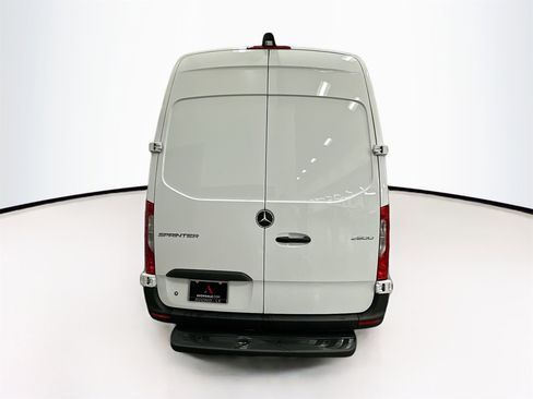 Used 2025 Mercedes-Benz Sprinter 2500 image 7