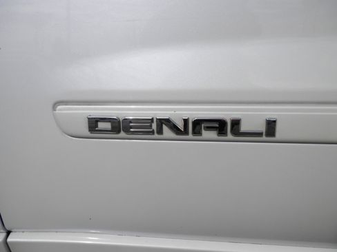Used 2016 GMC Acadia Denali image 13