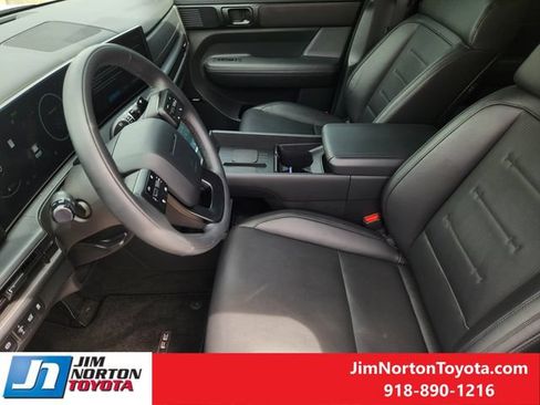 Used 2025 Hyundai Santa Fe Calligraphy AWD/4WD image 14