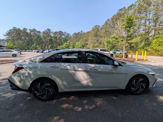 Used 2024 Hyundai Elantra SEL w/ Convenience Package FWD video 4