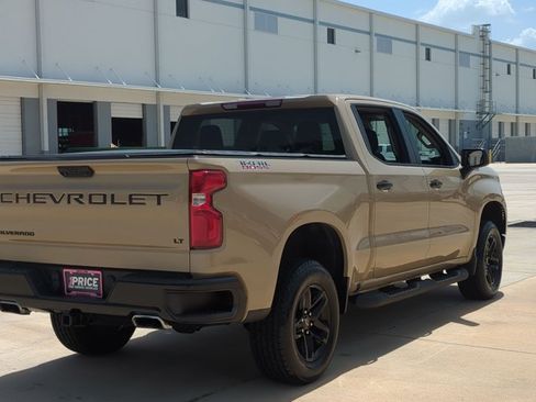 Used 2022 Chevrolet Silverado 1500 LT Trail Boss w/ LPO, Dark Essentials Package AWD/4WD image 5