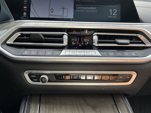 Used 2021 BMW X7 M50i image 30