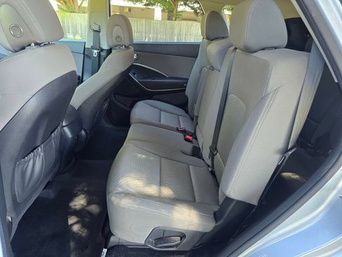 Used 2018 Hyundai Santa Fe SE FWD image 24