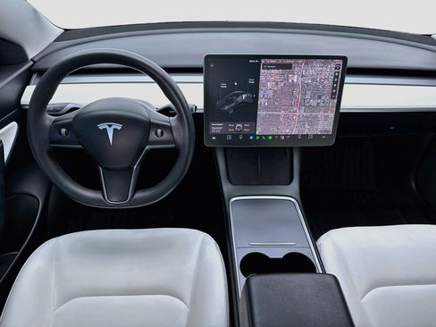 Used 2021 Tesla Model 3 Standard Range Plus RWD image 15