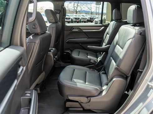 Used 2026 GMC Acadia Elevation w/ Elevation Premium Package image 14