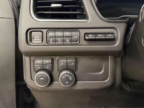 Used 2022 Chevrolet Tahoe Premier AWD/4WD image 25