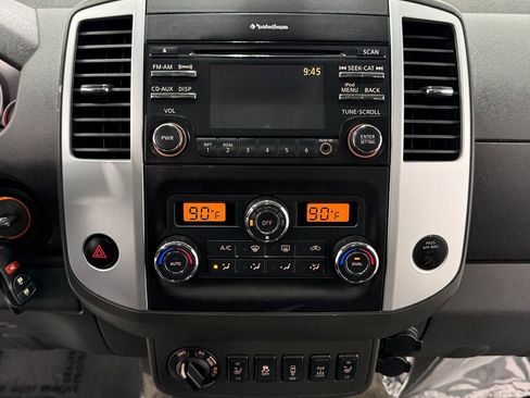 Used 2014 Nissan Frontier PRO-4X AWD/4WD image 20