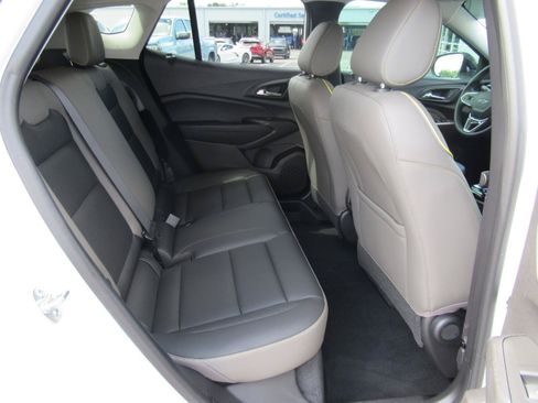 Used 2025 Chevrolet Trax ACTIV w/ Driver Confidence Package FWD image 32