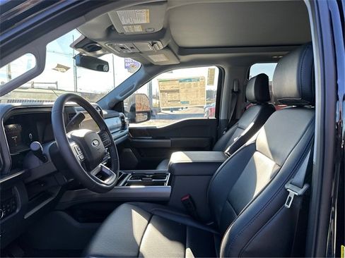 New 2026 Ford F250 Lariat w/ Black Appearance Package image 9