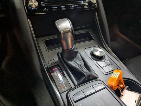 Used 2022 Lexus IS 300 AWD image 21