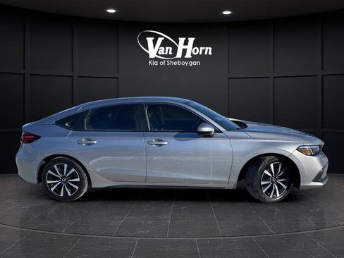 Used 2022 Honda Civic EX-L image 2