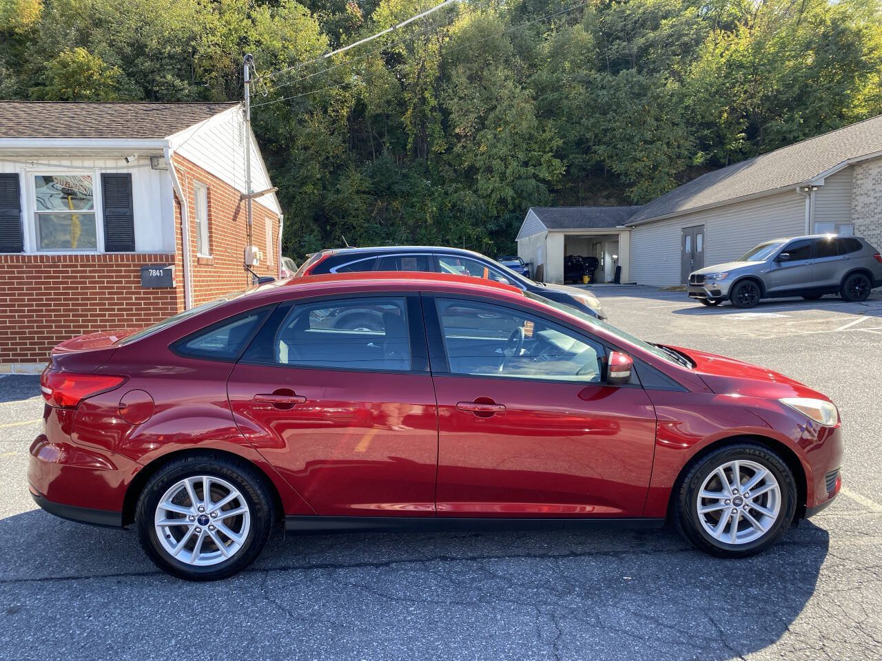 Used 2015 Ford Focus SE FWD image 4