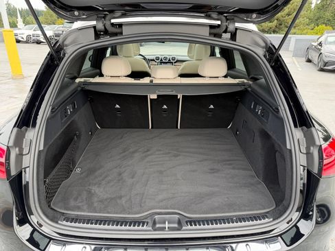 Used 2026 Mercedes-Benz GLC 300 4MATIC image 9