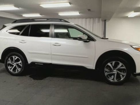 Used 2022 Subaru Outback Limited XT AWD/4WD image 9
