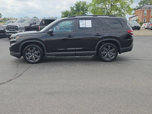 Used 2025 Honda Pilot Sport image 4