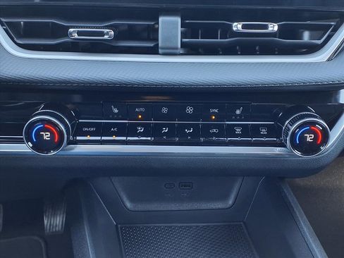 New 2026 Chevrolet Equinox LT w/ Convenience Package II image 15