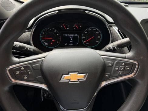 Used 2018 Chevrolet Malibu LT image 13